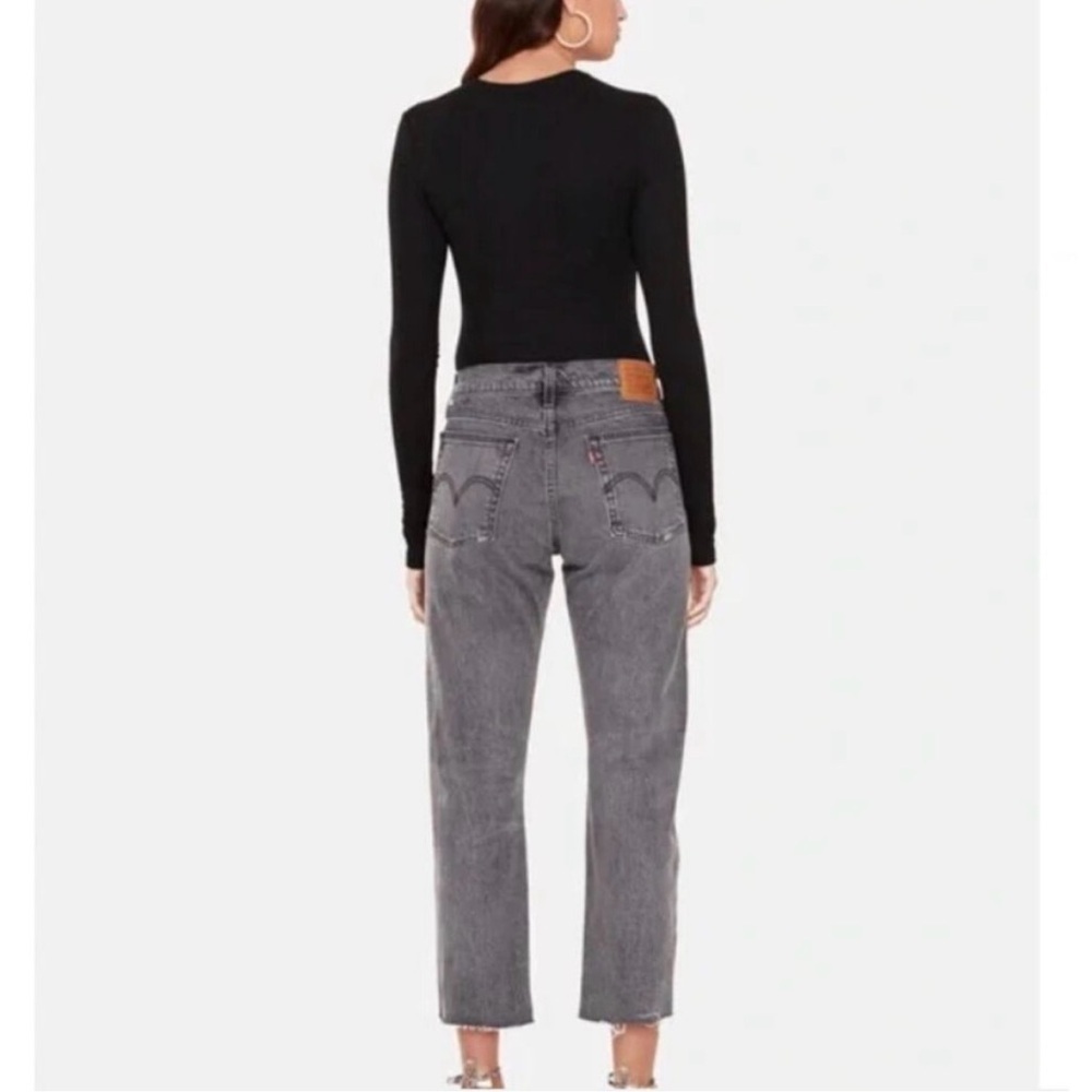 Levi’s Wedgie Straight Raw Hem Jeans - Picture 2 of 10